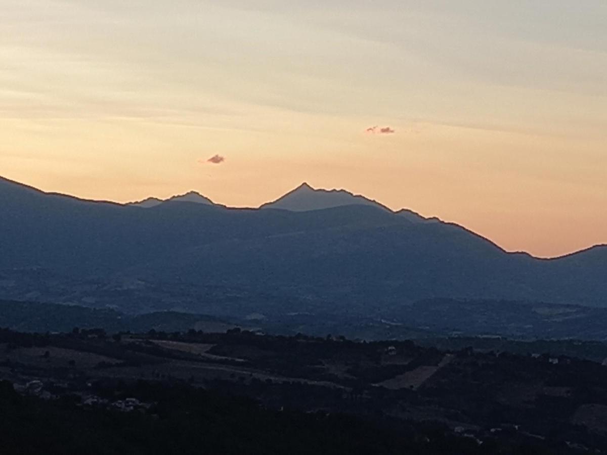 La Casa Dalle Finestre Blu Abbateggio Εξωτερικό φωτογραφία